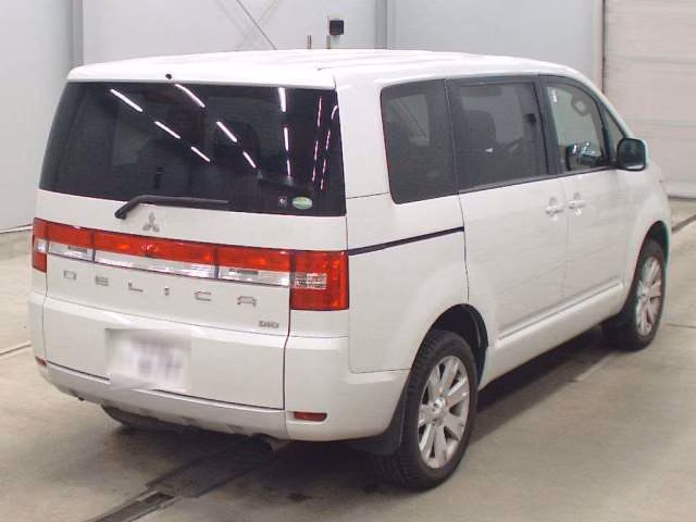 MITSUBISHI DELICA D:5