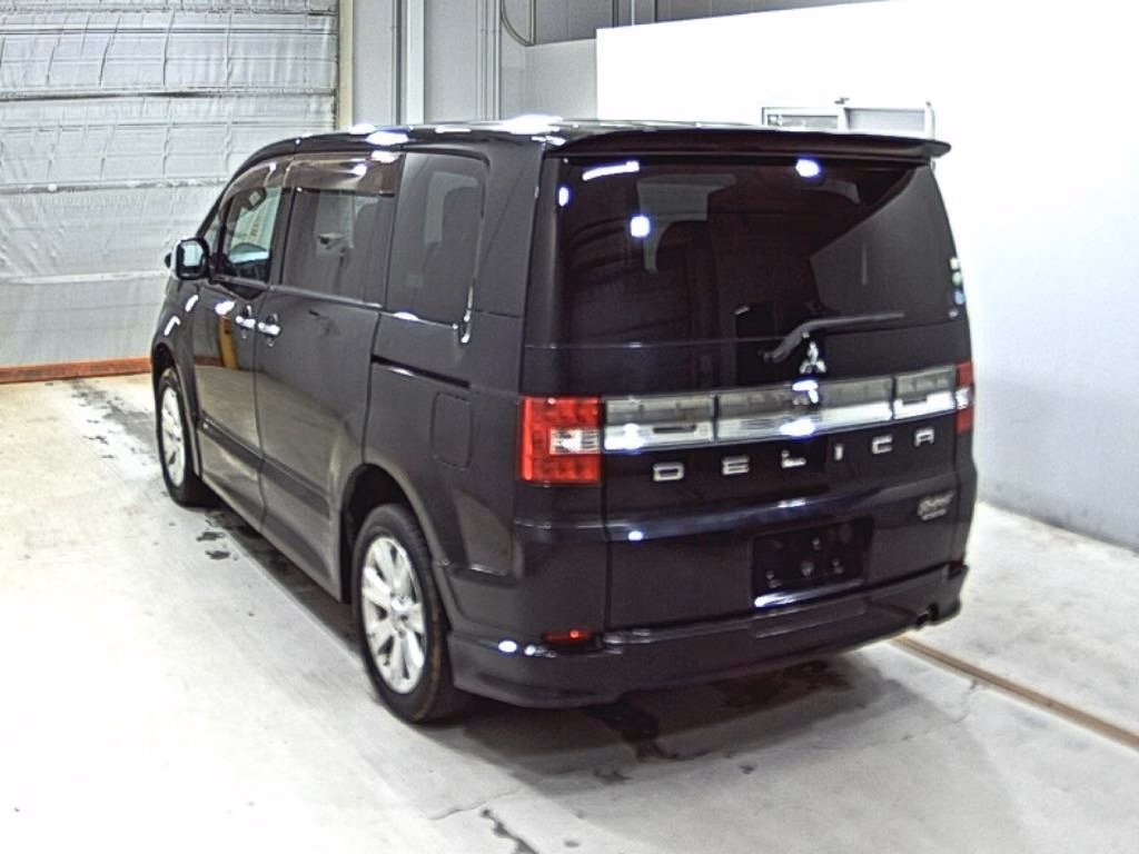 MITSUBISHI DELICA D:5