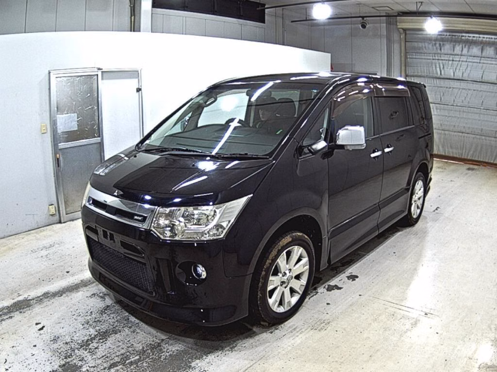 MITSUBISHI DELICA D:5