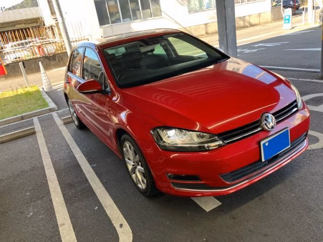 VOLKSWAGEN GOLF