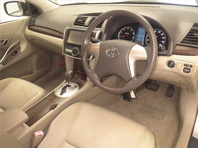 TOYOTA PREMIO