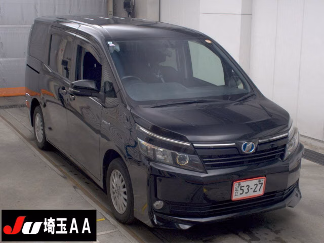 TOYOTA VOXY