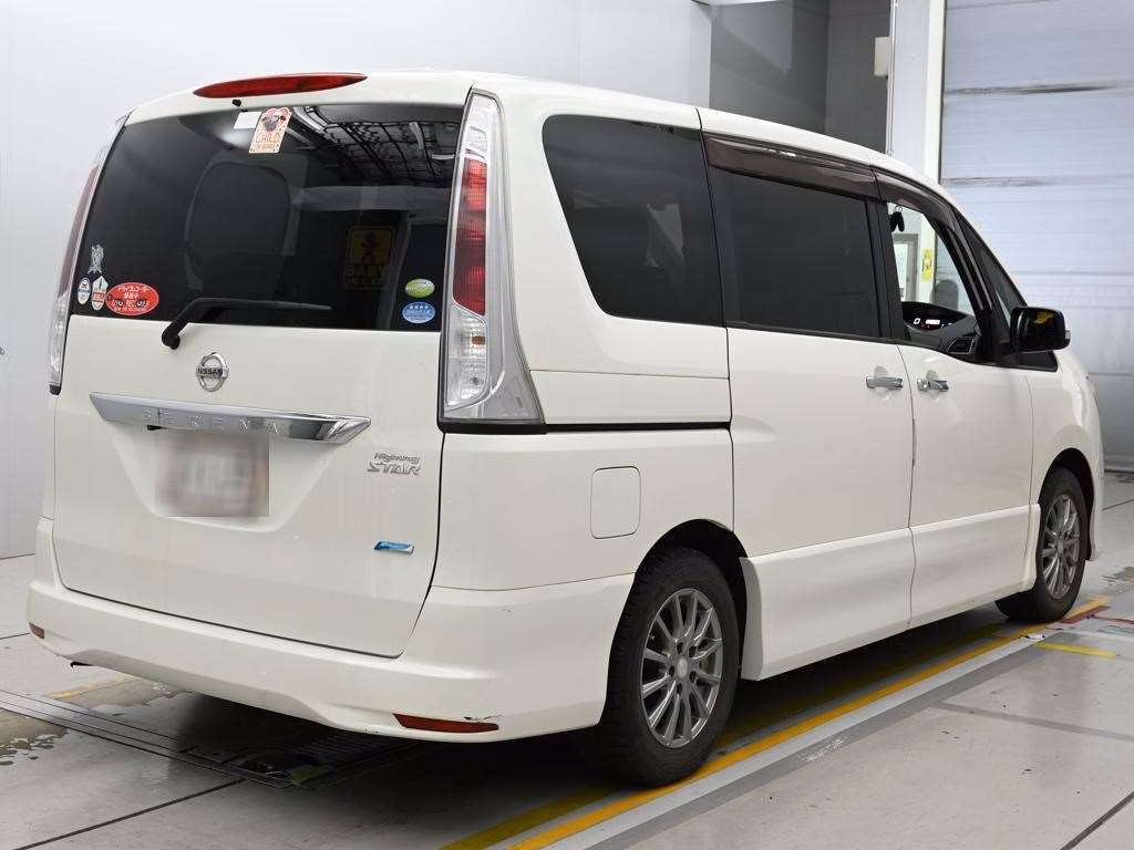 NISSAN SERENA