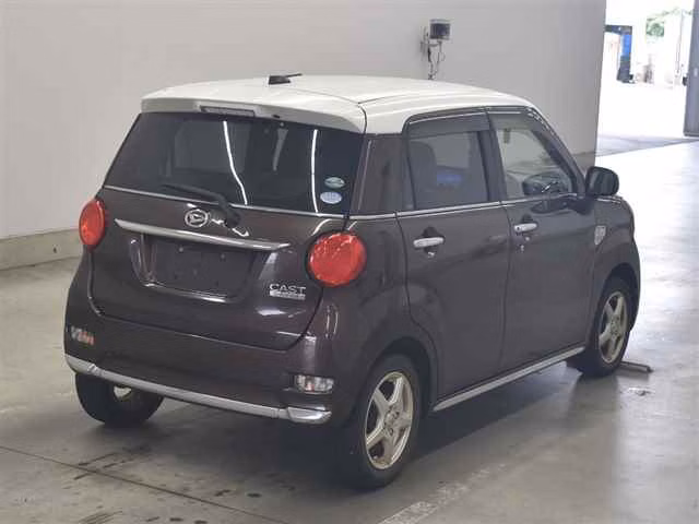 DAIHATSU CAST