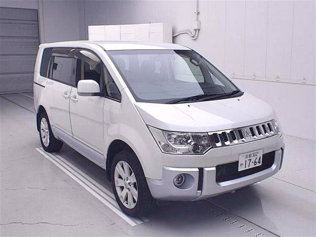 MITSUBISHI DELICA D:5