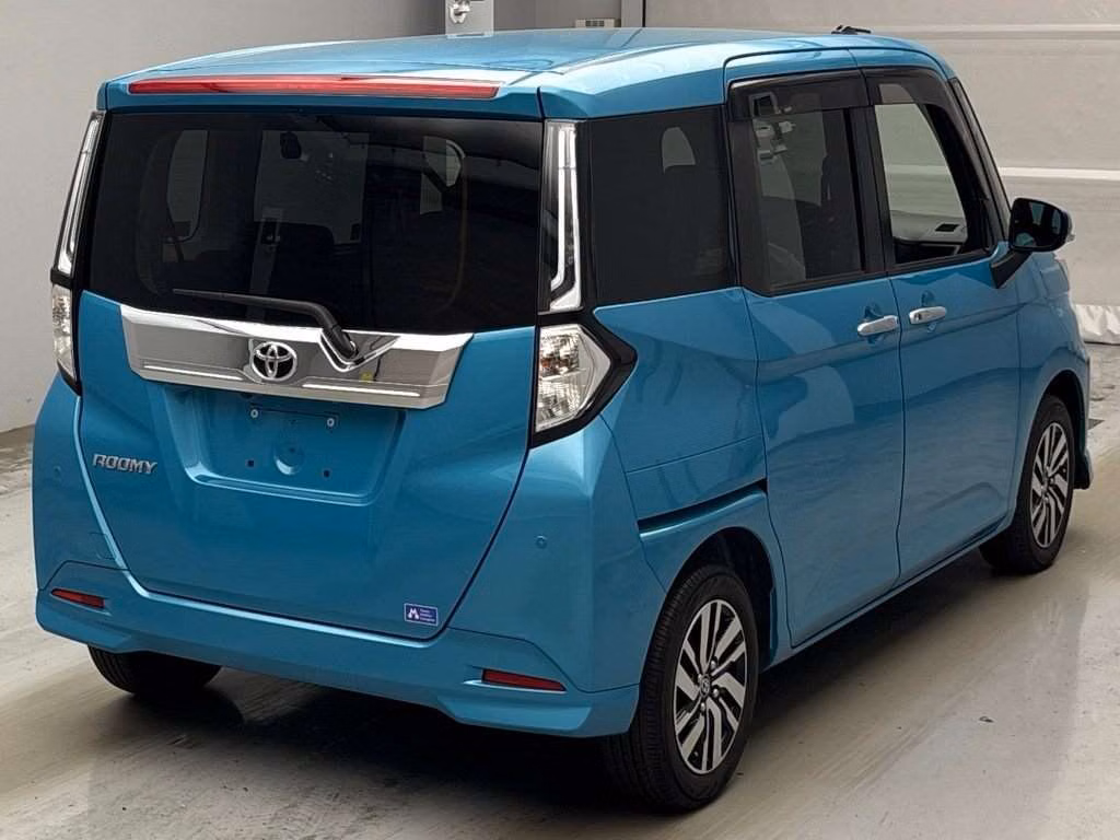 TOYOTA ROOMY