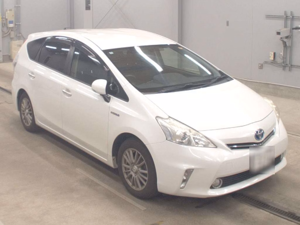 TOYOTA PRIUS ALPHA