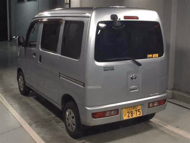 TOYOTA PIXIS VAN
