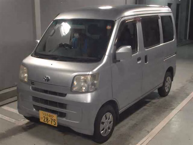 TOYOTA PIXIS VAN