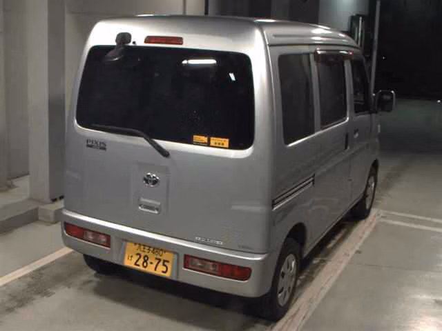 TOYOTA PIXIS VAN