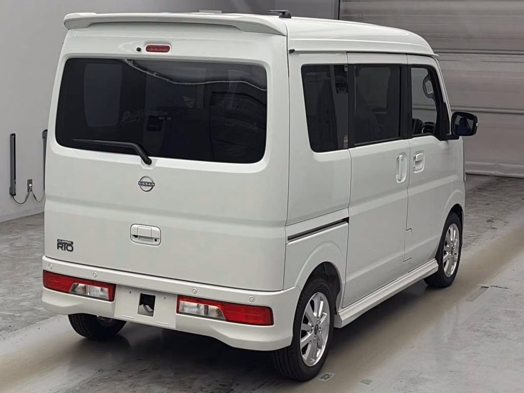 NISSAN NV100 CLIPPER