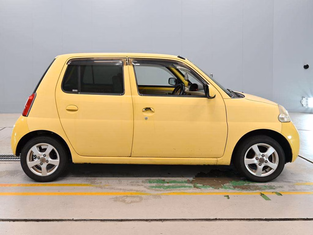 DAIHATSU ESSE