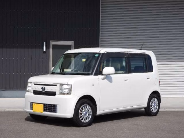 TOYOTA PIXIS SPACE