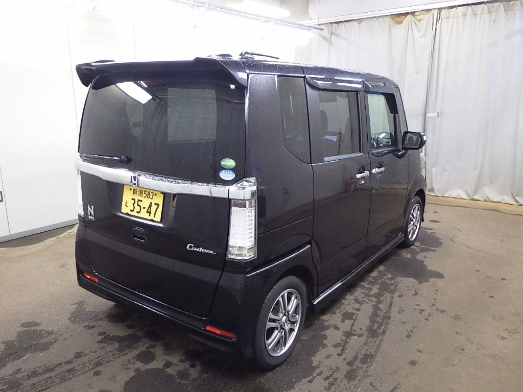HONDA N-BOX