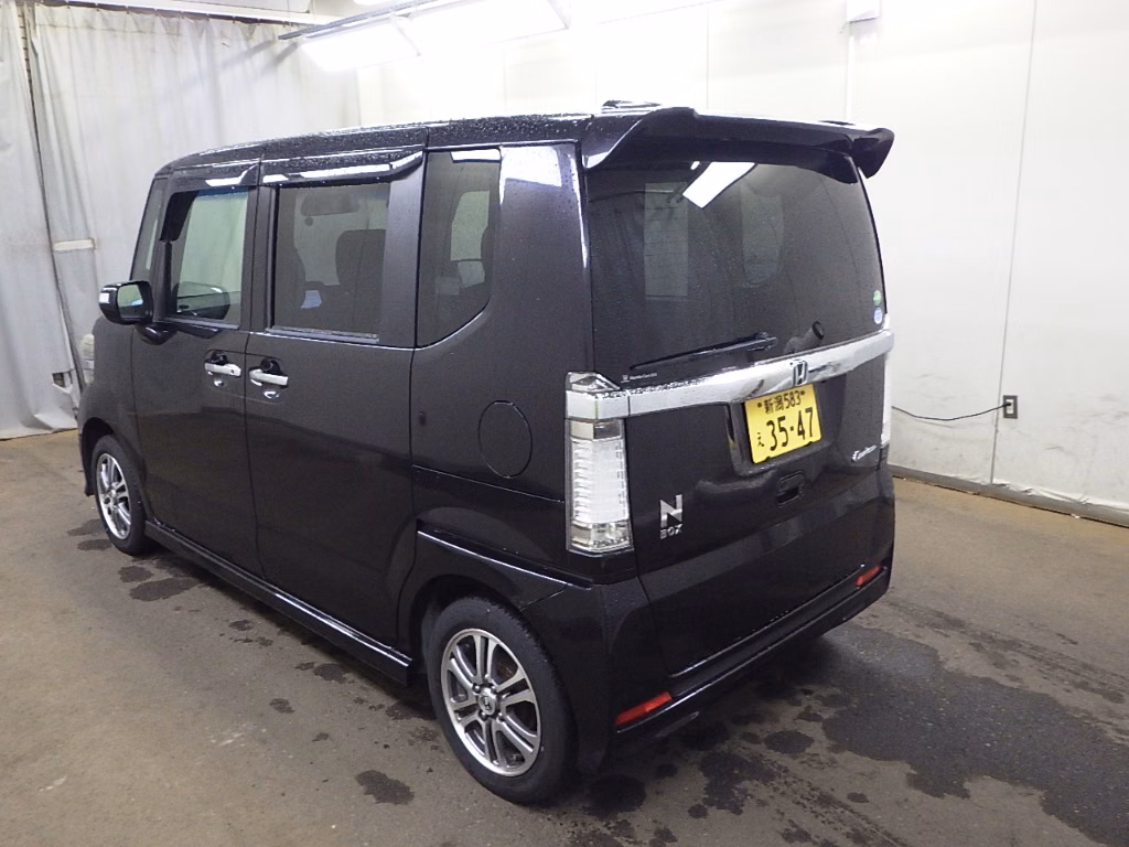 HONDA N-BOX