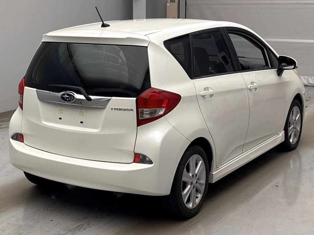 SUBARU TREZIA