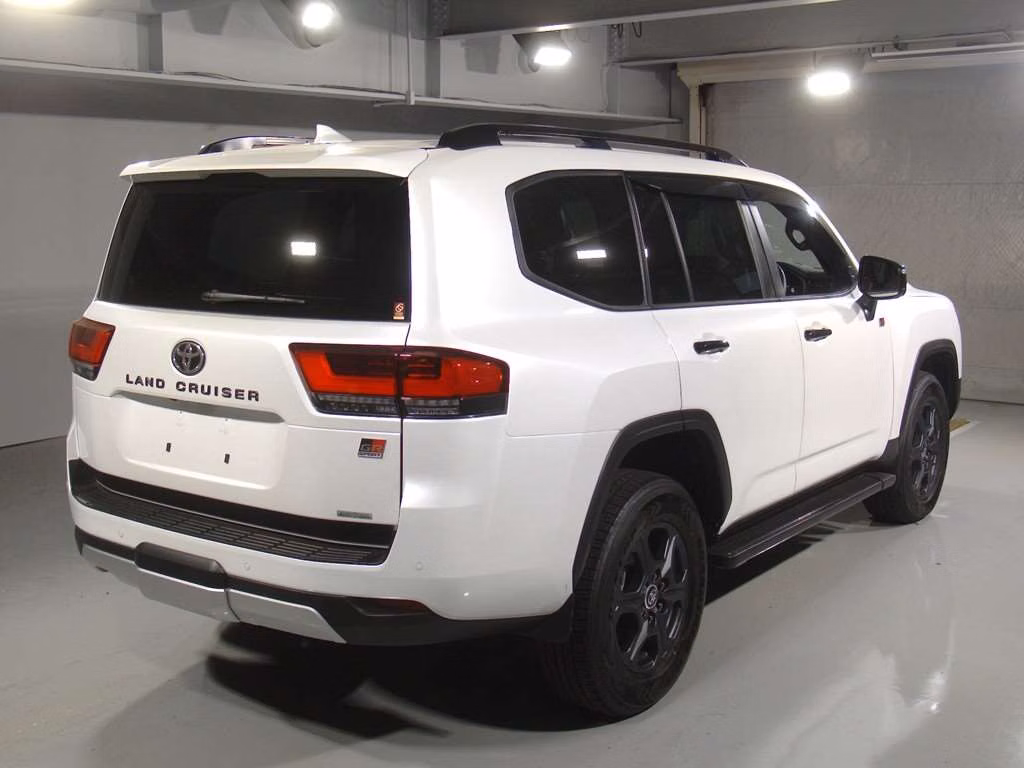 TOYOTA LAND CRUISER