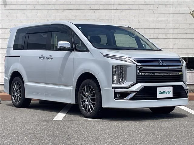 MITSUBISHI DELICA D:5