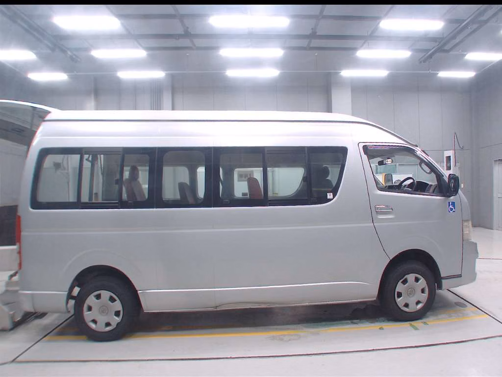 TOYOTA REGIUS ACE