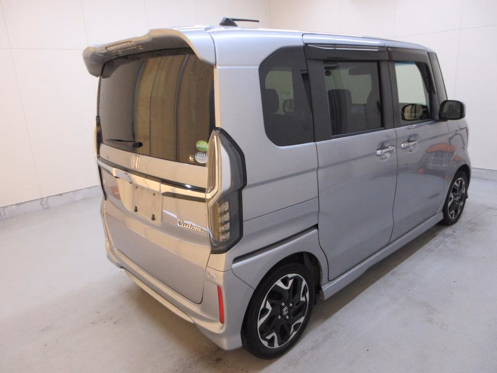 HONDA N-BOX