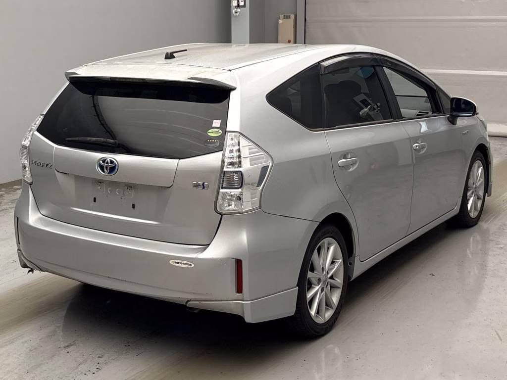 TOYOTA PRIUS ALPHA