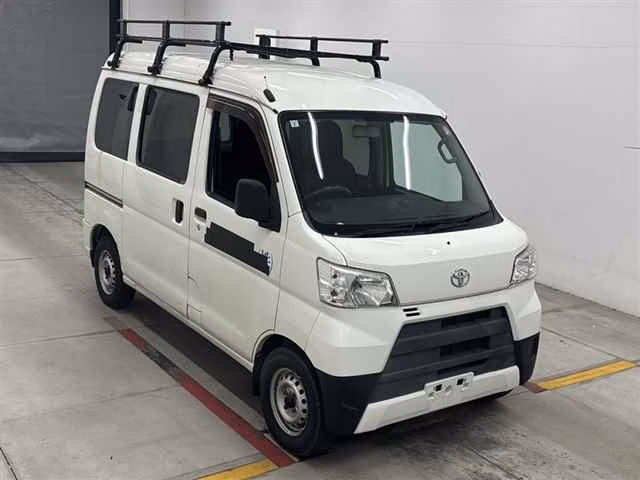 TOYOTA PIXIS VAN