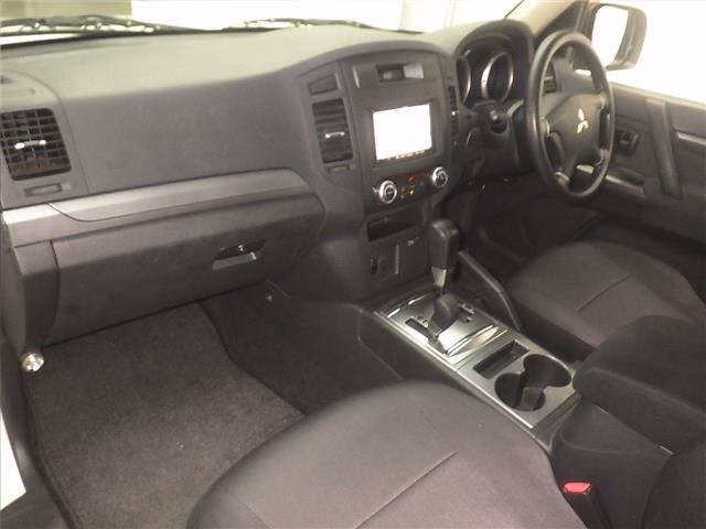 MITSUBISHI PAJERO
