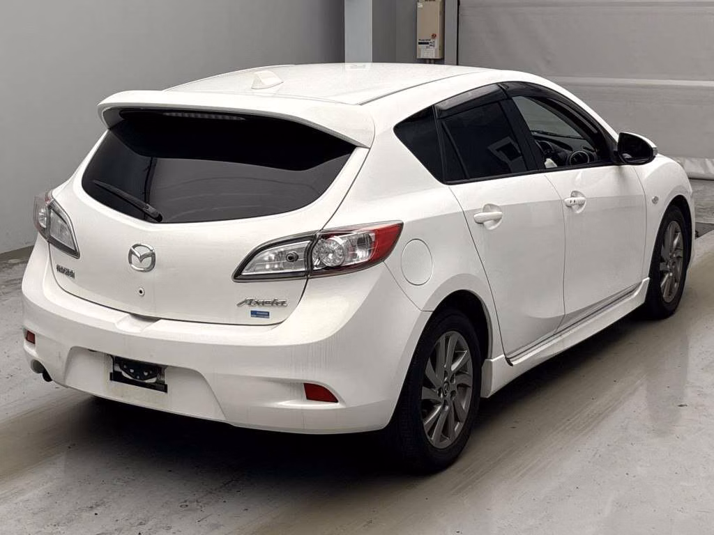 MAZDA AXELA