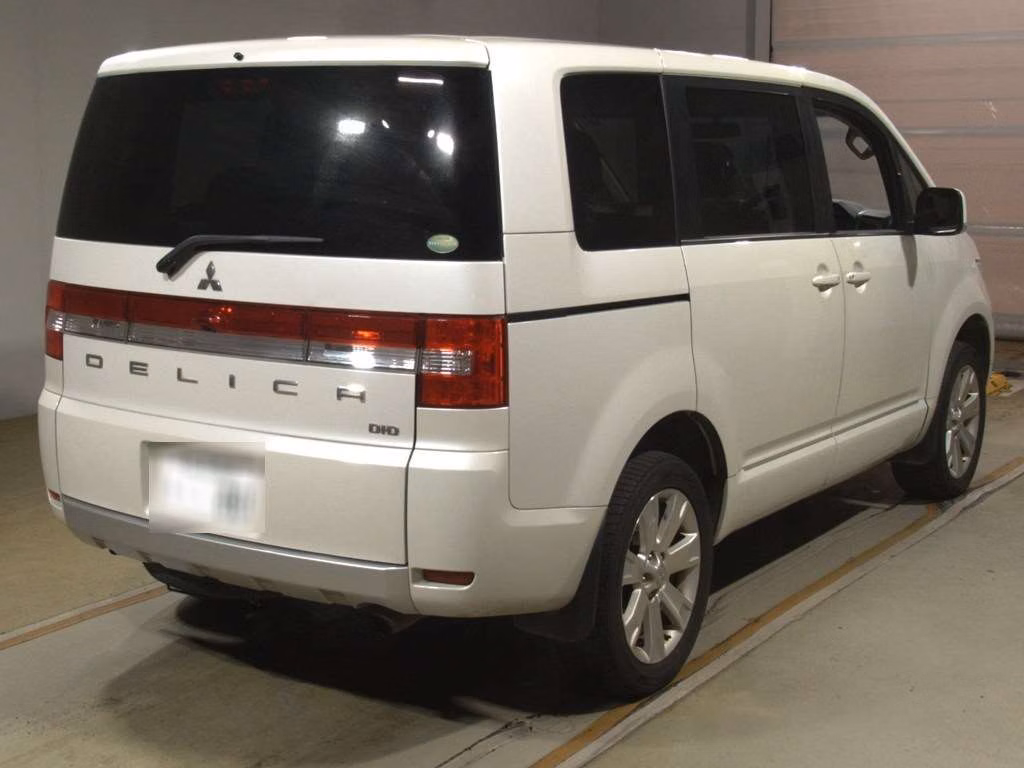 MITSUBISHI DELICA D:5