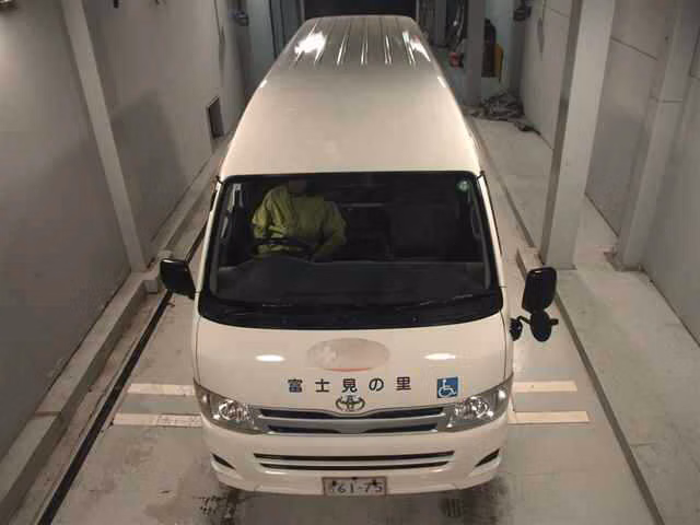 TOYOTA REGIUS ACE