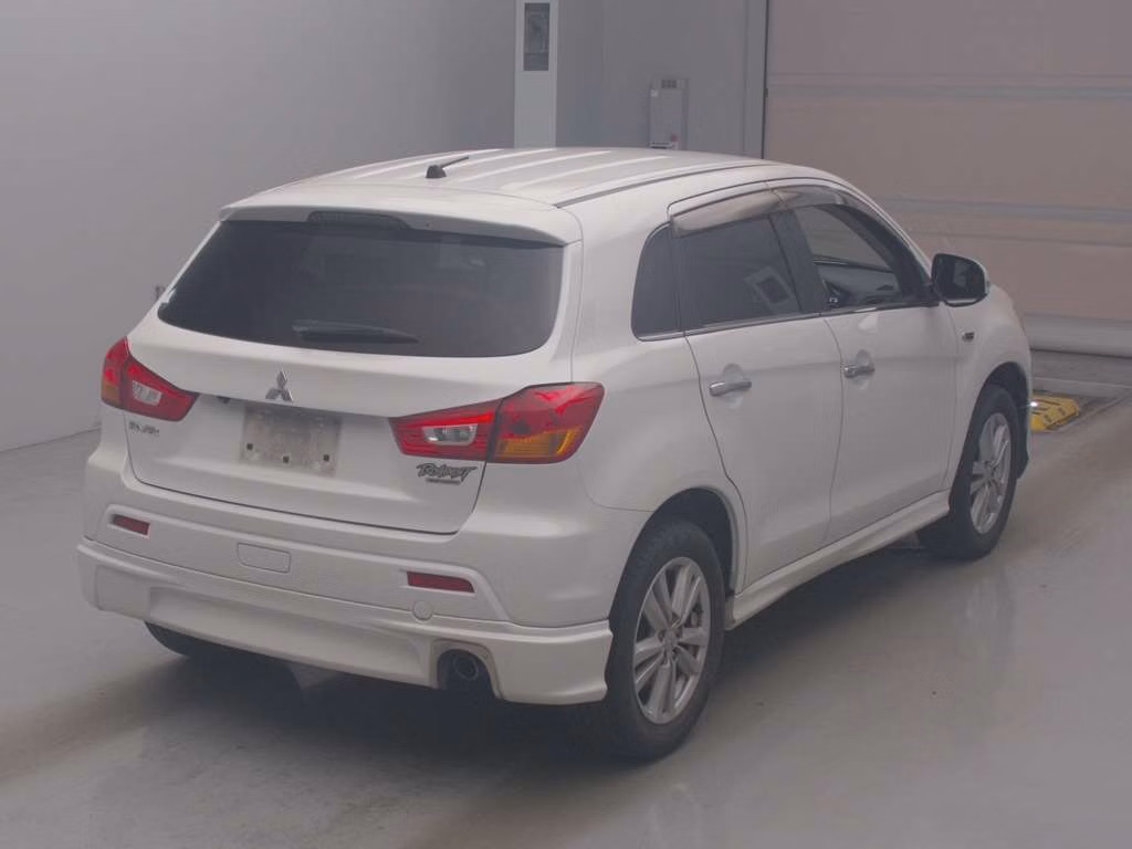 MITSUBISHI RVR