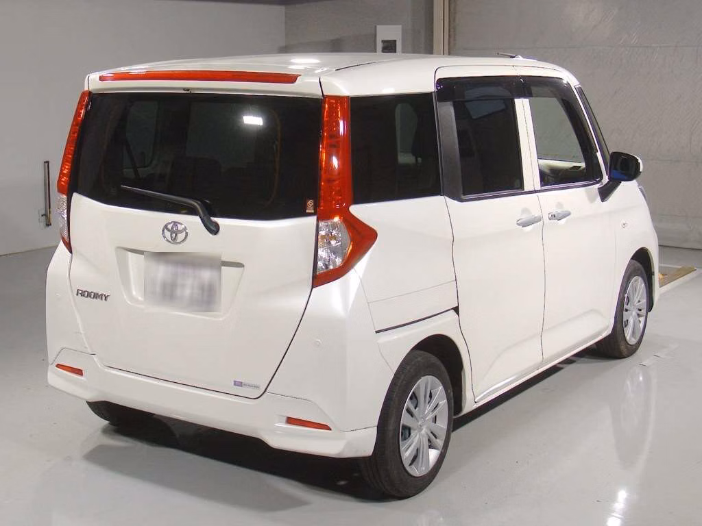 TOYOTA ROOMY