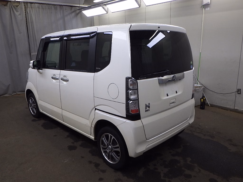 HONDA N-BOX