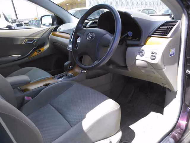 TOYOTA PREMIO