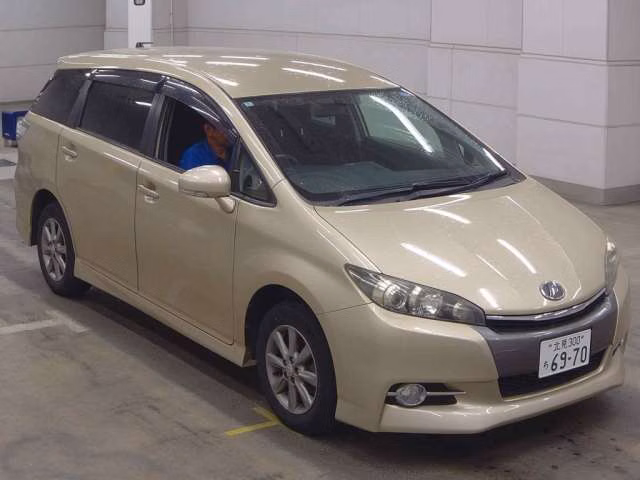 TOYOTA WISH