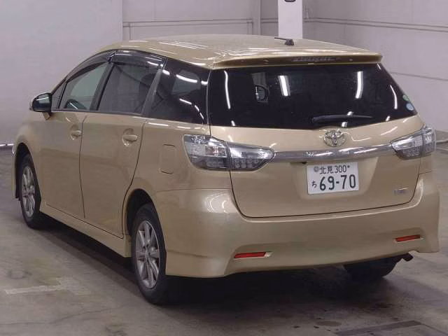 TOYOTA WISH