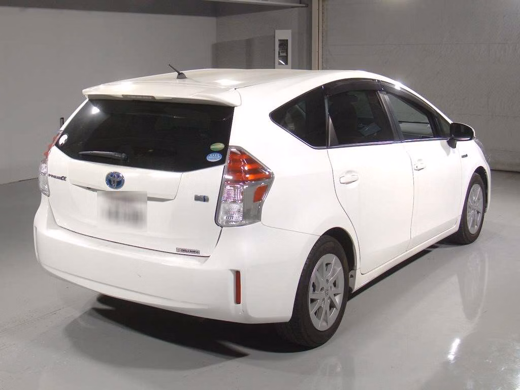TOYOTA PRIUS ALPHA