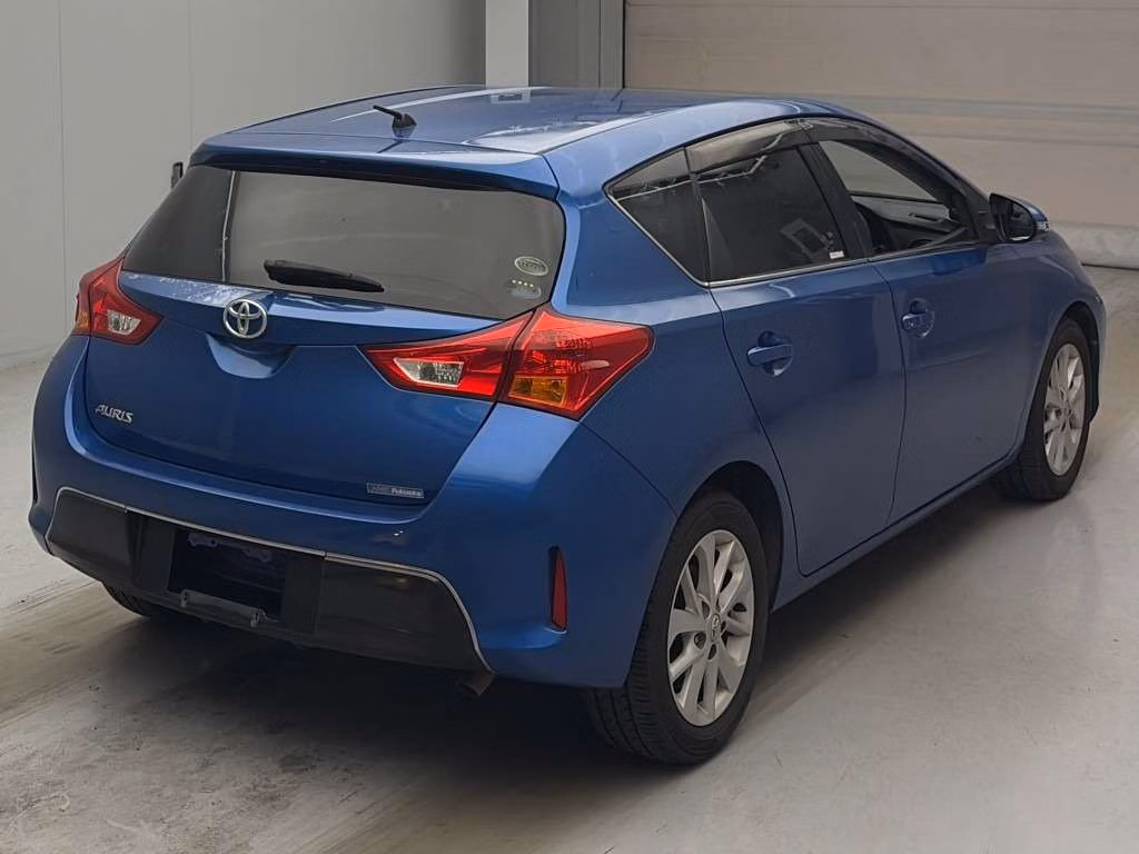 TOYOTA AURIS