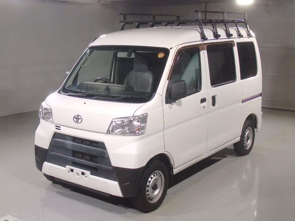 TOYOTA PIXIS VAN
