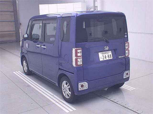 DAIHATSU WAKE