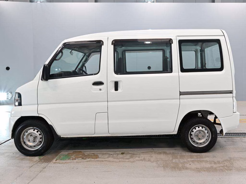 NISSAN CLIPPER