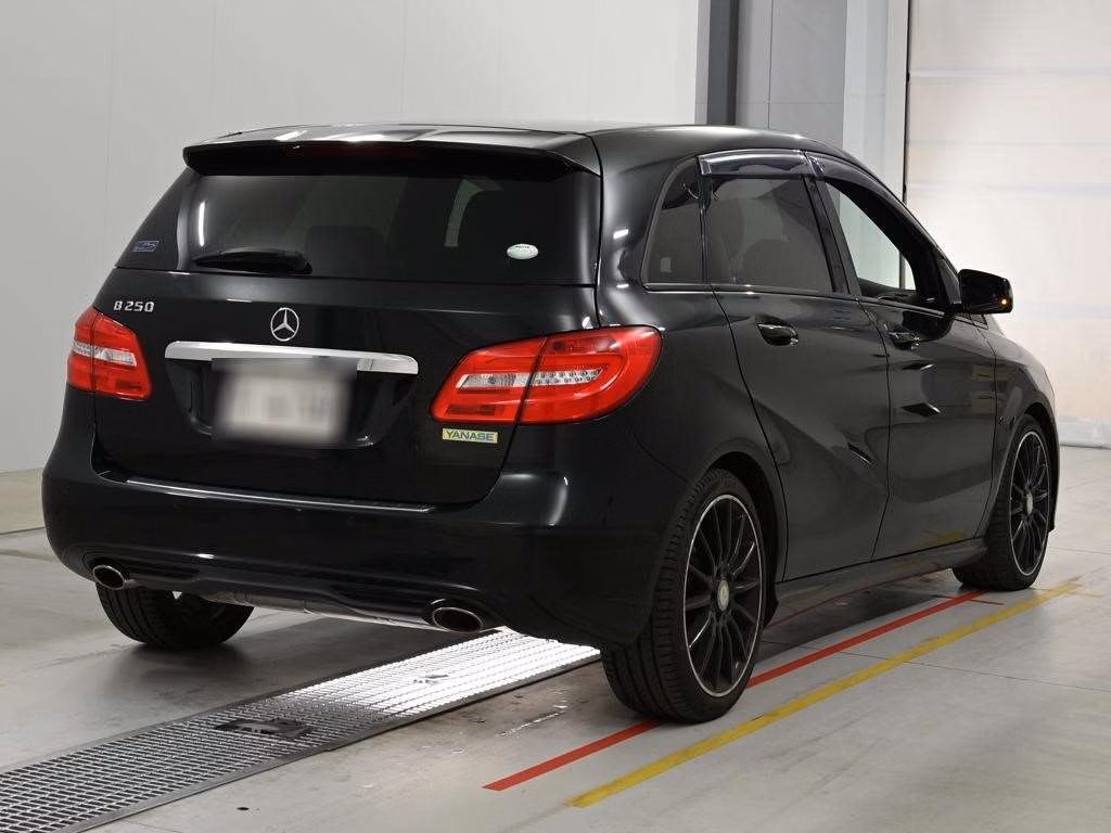 MERCEDES-BENZ B-CLASS