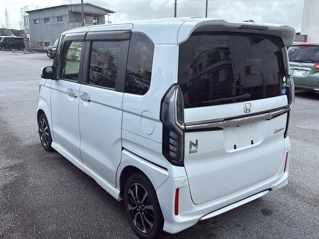 HONDA N-BOX