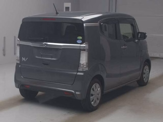 HONDA N-BOX SLASH