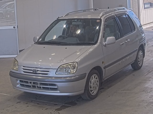 TOYOTA RAUM