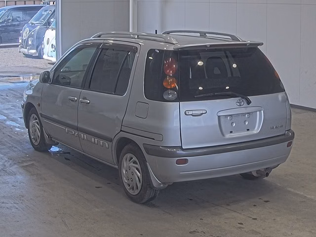 TOYOTA RAUM