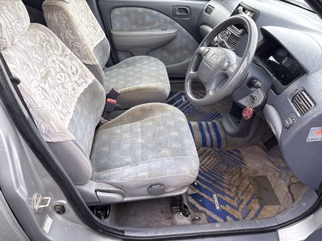 TOYOTA RAUM