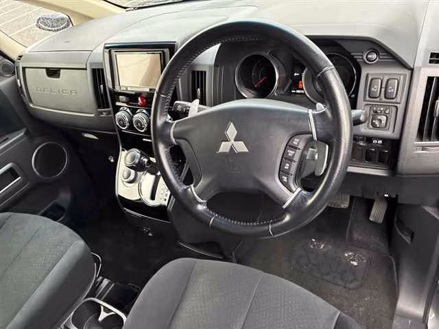 MITSUBISHI DELICA D:5