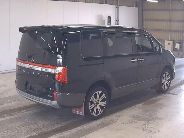 MITSUBISHI DELICA D:5