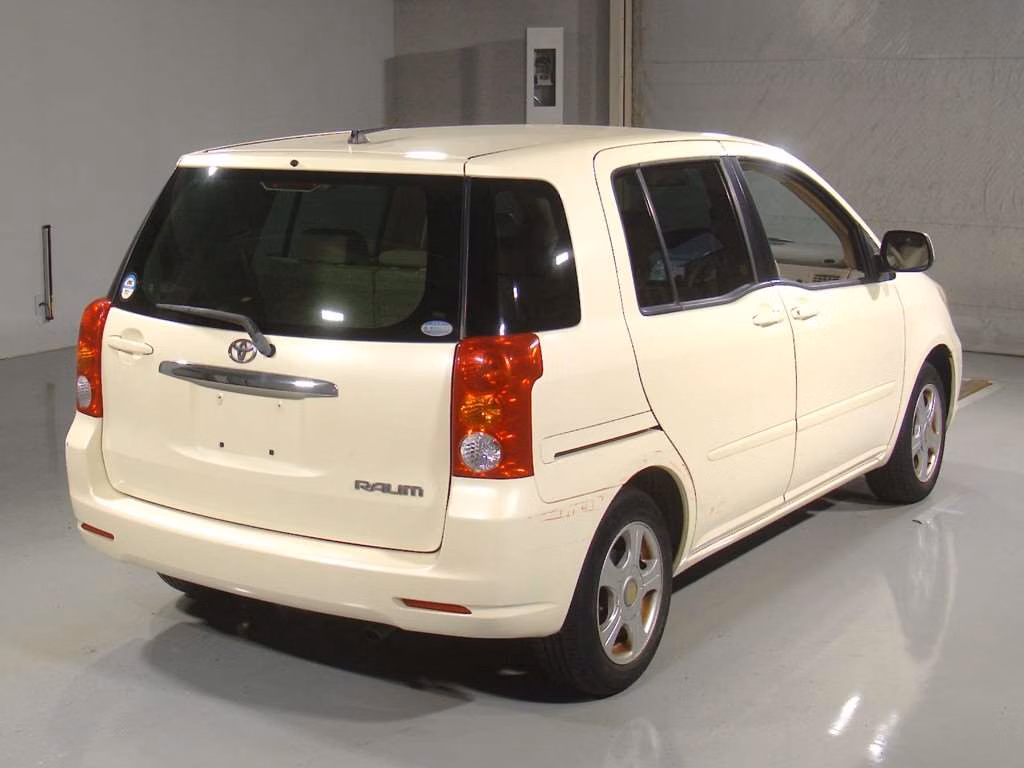 TOYOTA RAUM